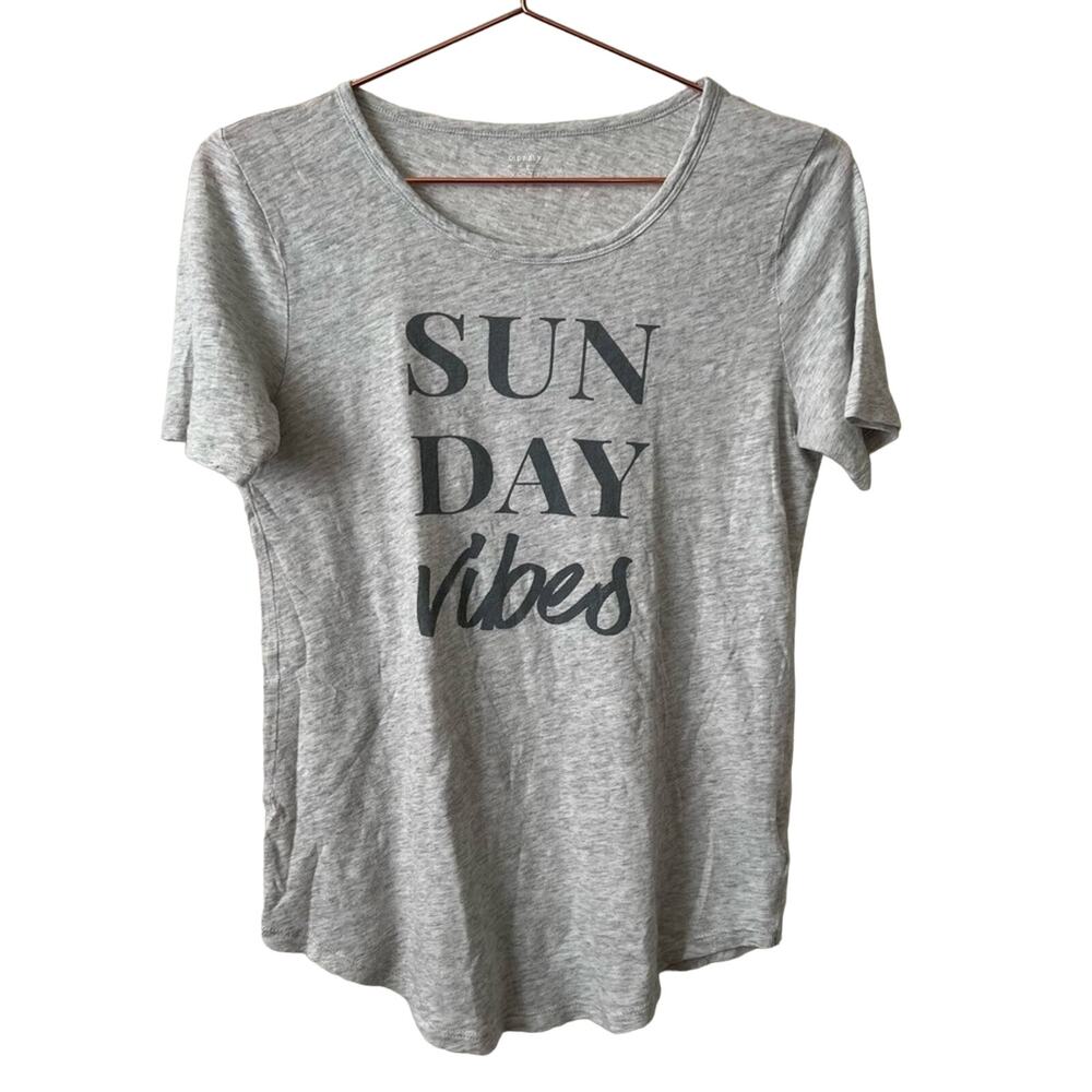 Old Navy Sunday Sun Day Vibes light gray short sleeve lounge tee top